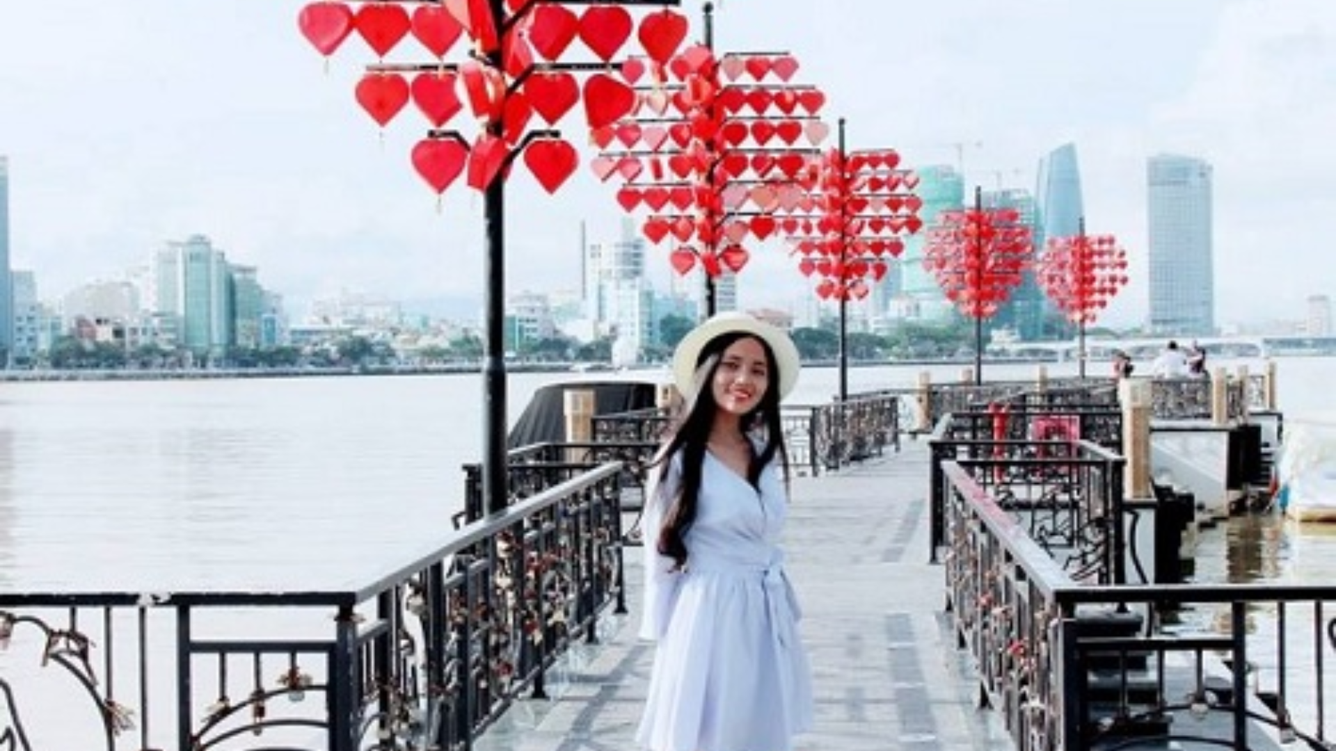 Cầu Tình Yêu Đà Nẵng